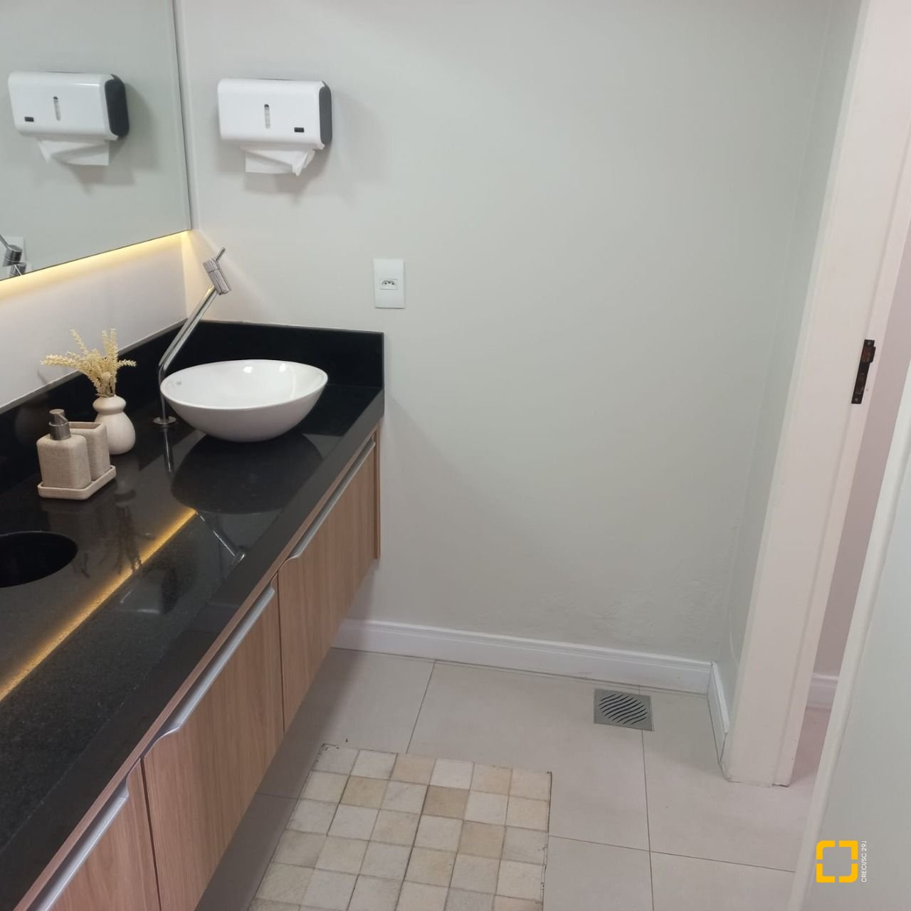 Apartamento com 108m², 4 quartos (sendo 1 suíte), 1 garagem, no bairro Balneário em Florianópolis