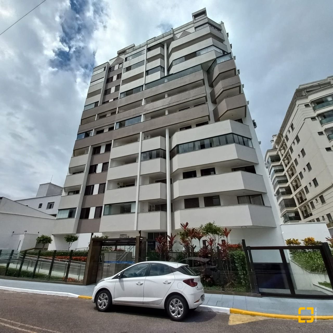 Apartamento com 108m², 3 quartos (sendo 1 suíte), 1 garagem, no bairro Balneário em Florianópolis
