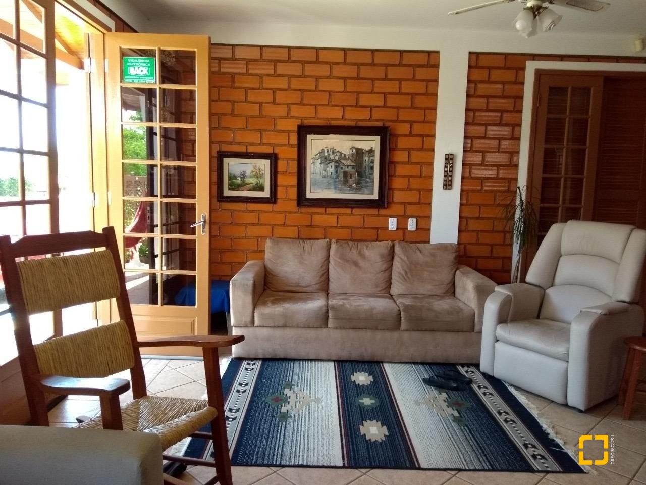 Casa com 195m², 6 quartos (sendo 2 suítes), 6 garagens, no bairro Ingleses em Florianópolis