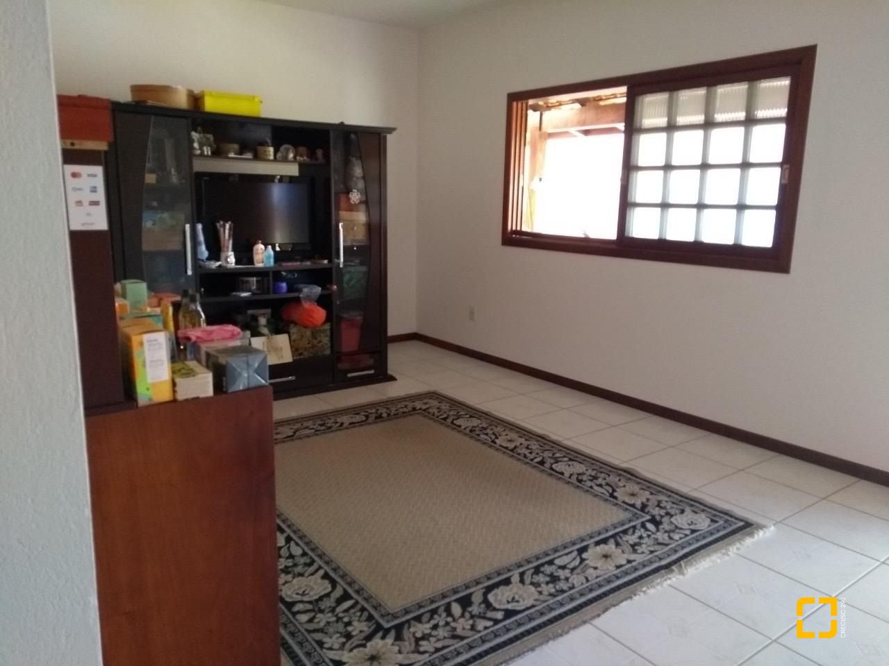 Casa com 195m², 6 quartos (sendo 2 suítes), 6 garagens, no bairro Ingleses em Florianópolis