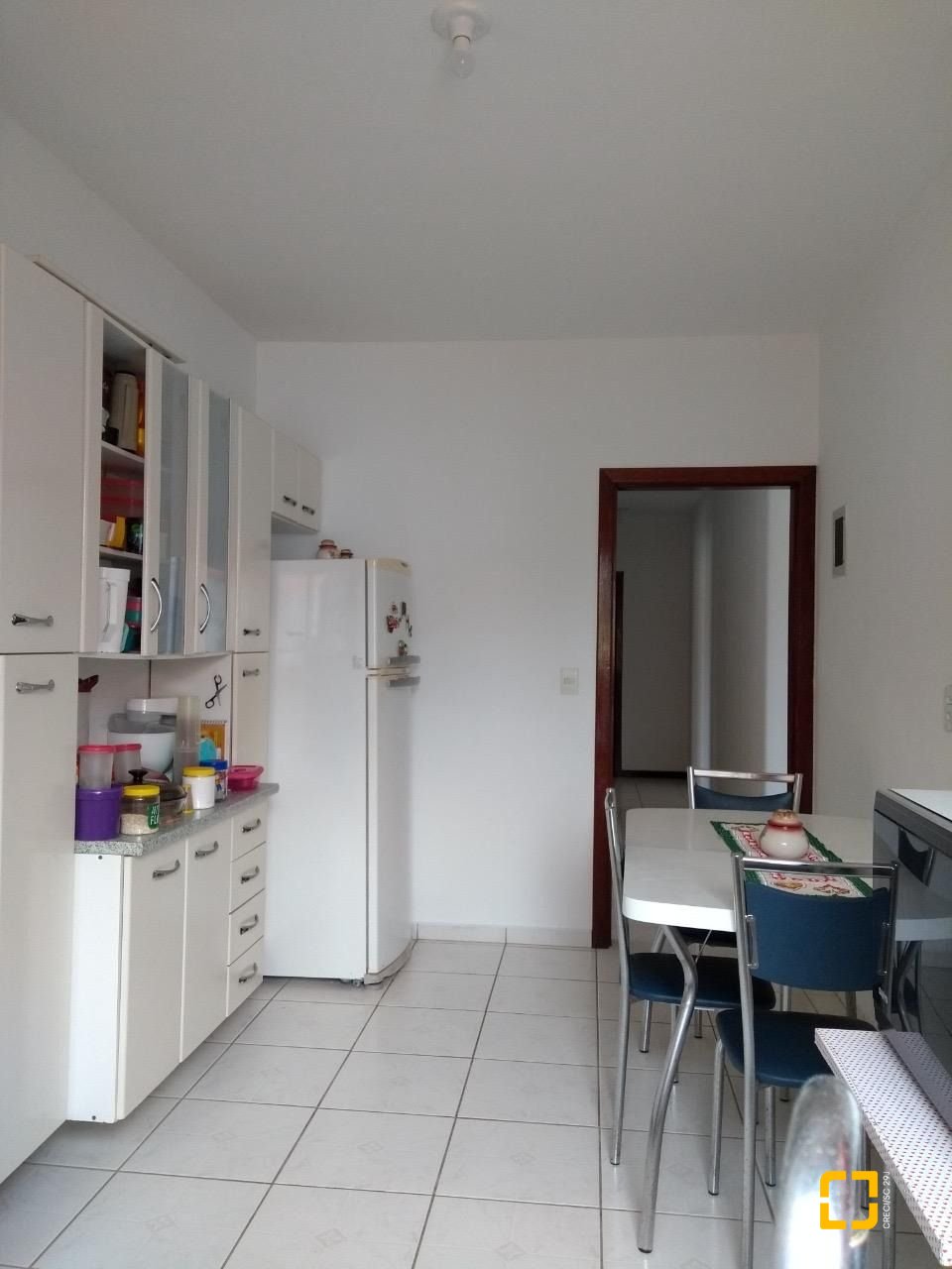 Casa com 195m², 6 quartos (sendo 2 suítes), 6 garagens, no bairro Ingleses em Florianópolis