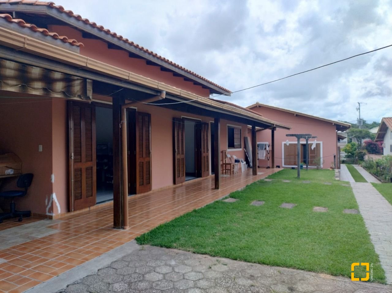 Casa com 195m², 6 quartos (sendo 2 suítes), 6 garagens, no bairro Ingleses em Florianópolis