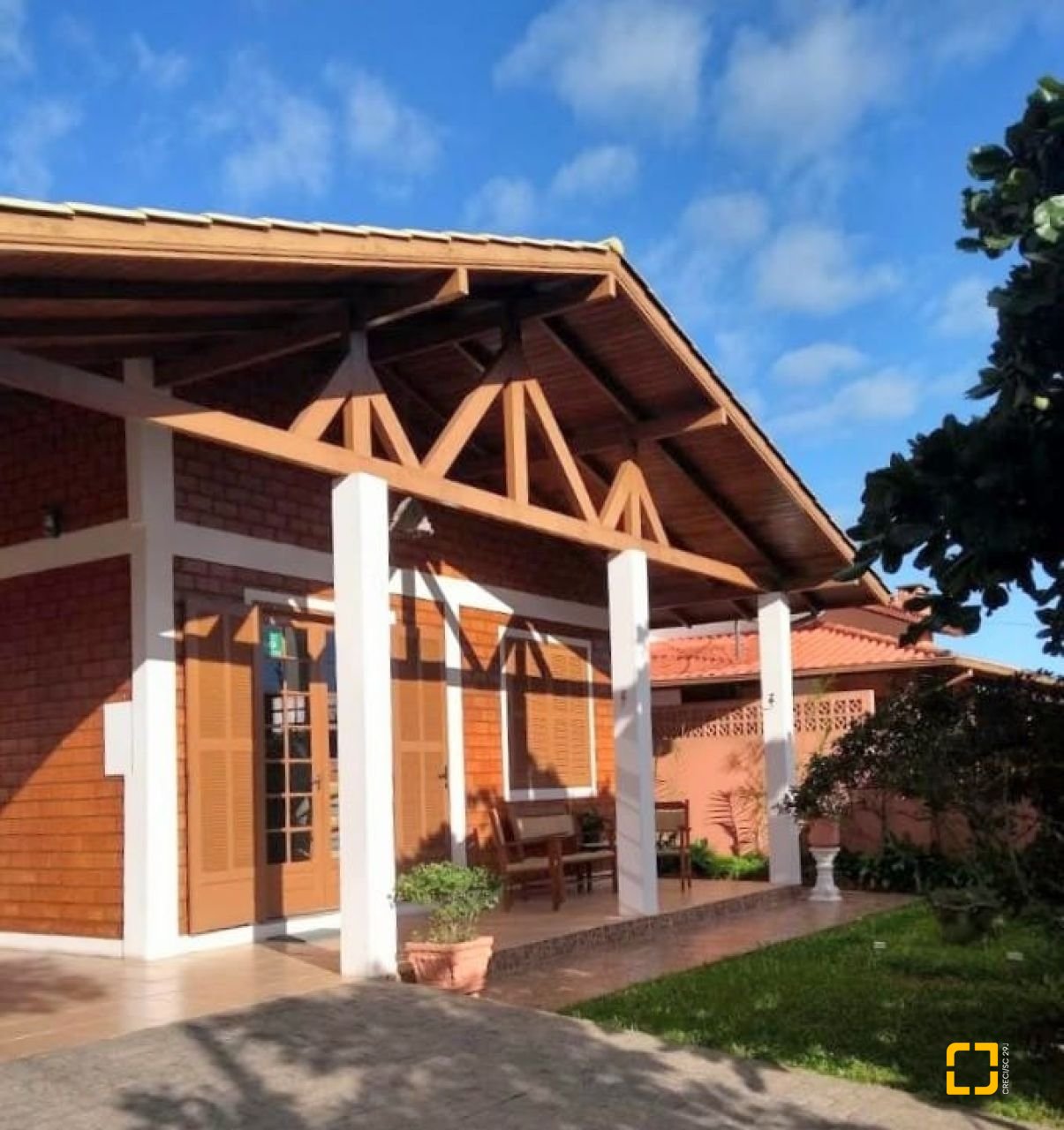 Casa com 195m², 6 quartos (sendo 2 suítes), 6 garagens, no bairro Ingleses em Florianópolis