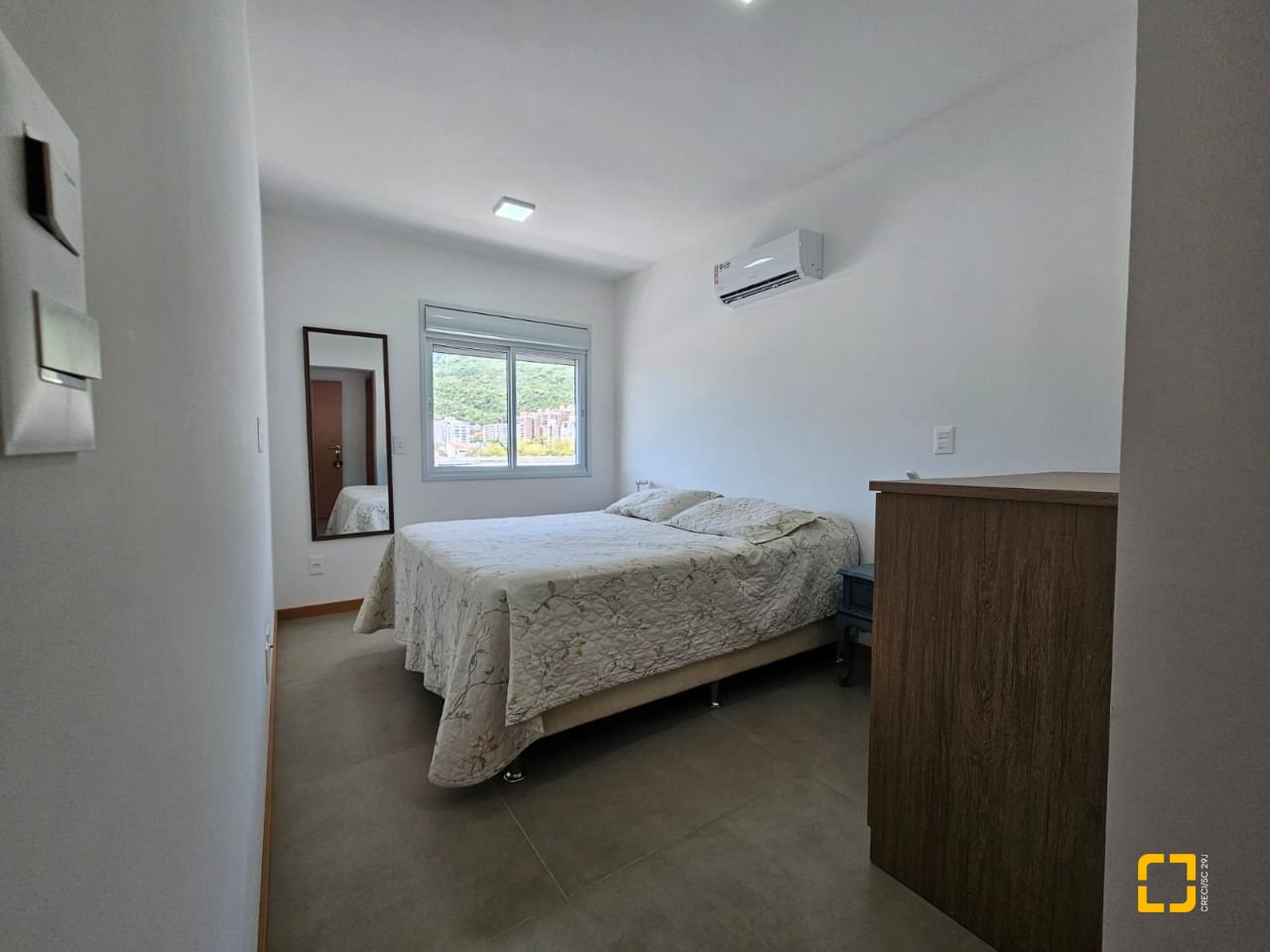 Apartamento com 79m², 3 quartos (sendo 1 suíte), 2 garagens, no bairro Córrego Grande em Florianópolis