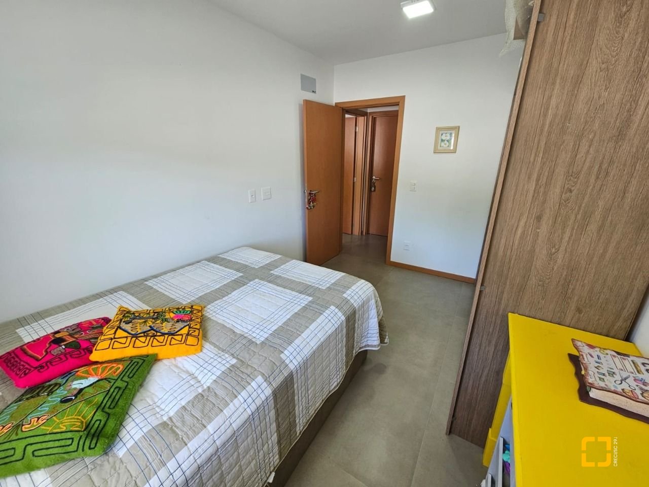 Apartamento com 79m², 3 quartos (sendo 1 suíte), 2 garagens, no bairro Córrego Grande em Florianópolis