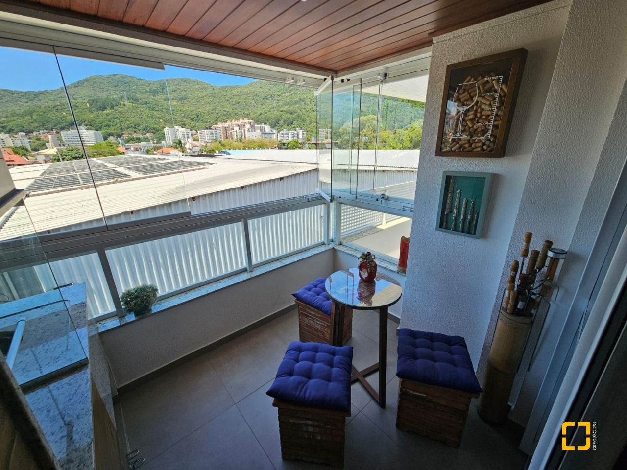 Apartamento com 79m², 3 quartos (sendo 1 suíte), 2 garagens, no bairro Córrego Grande em Florianópolis