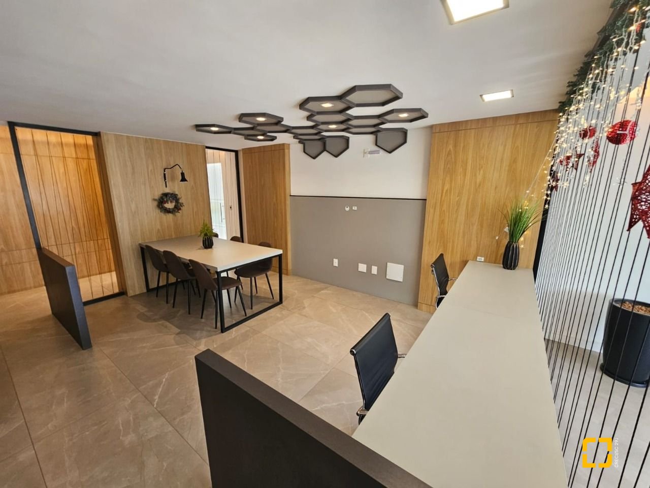 Apartamento com 79m², 3 quartos (sendo 1 suíte), 2 garagens, no bairro Córrego Grande em Florianópolis