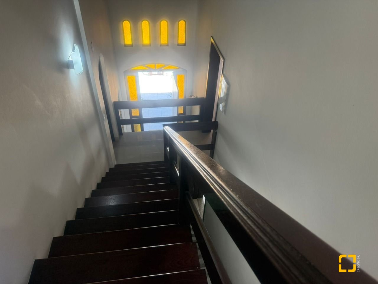 Casa com 240m², 6 quartos (sendo 1 suíte), 3 garagens, no bairro Itaguaçu em Florianópolis