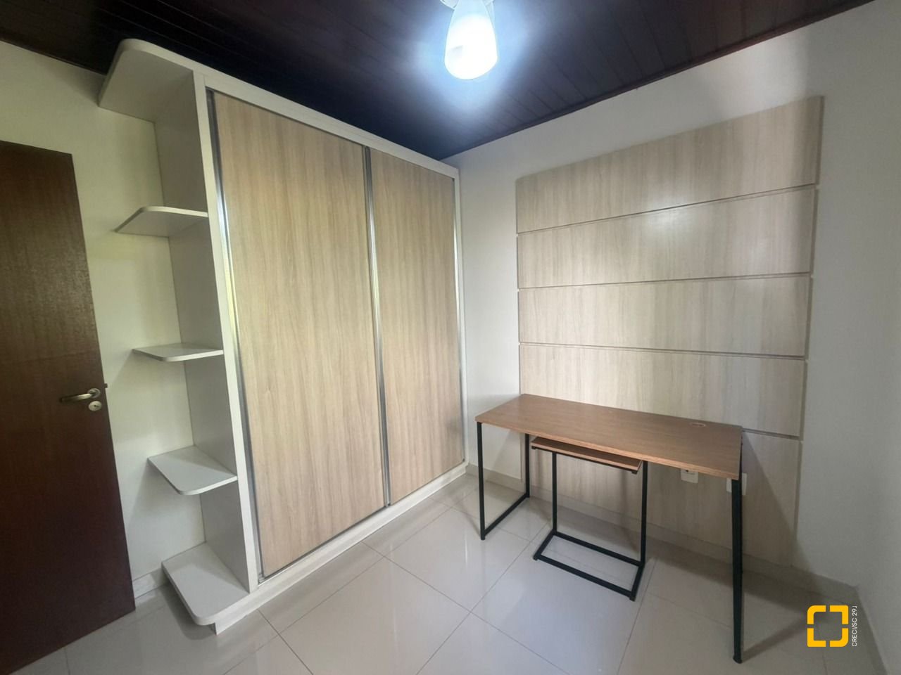 Casa com 240m², 6 quartos (sendo 1 suíte), 3 garagens, no bairro Itaguaçu em Florianópolis