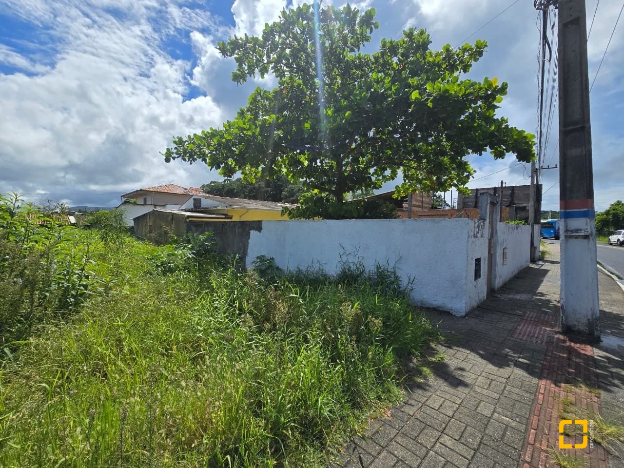 Casa com 200m², 4 quartos, 3 garagens, no bairro Tapera em Florianópolis