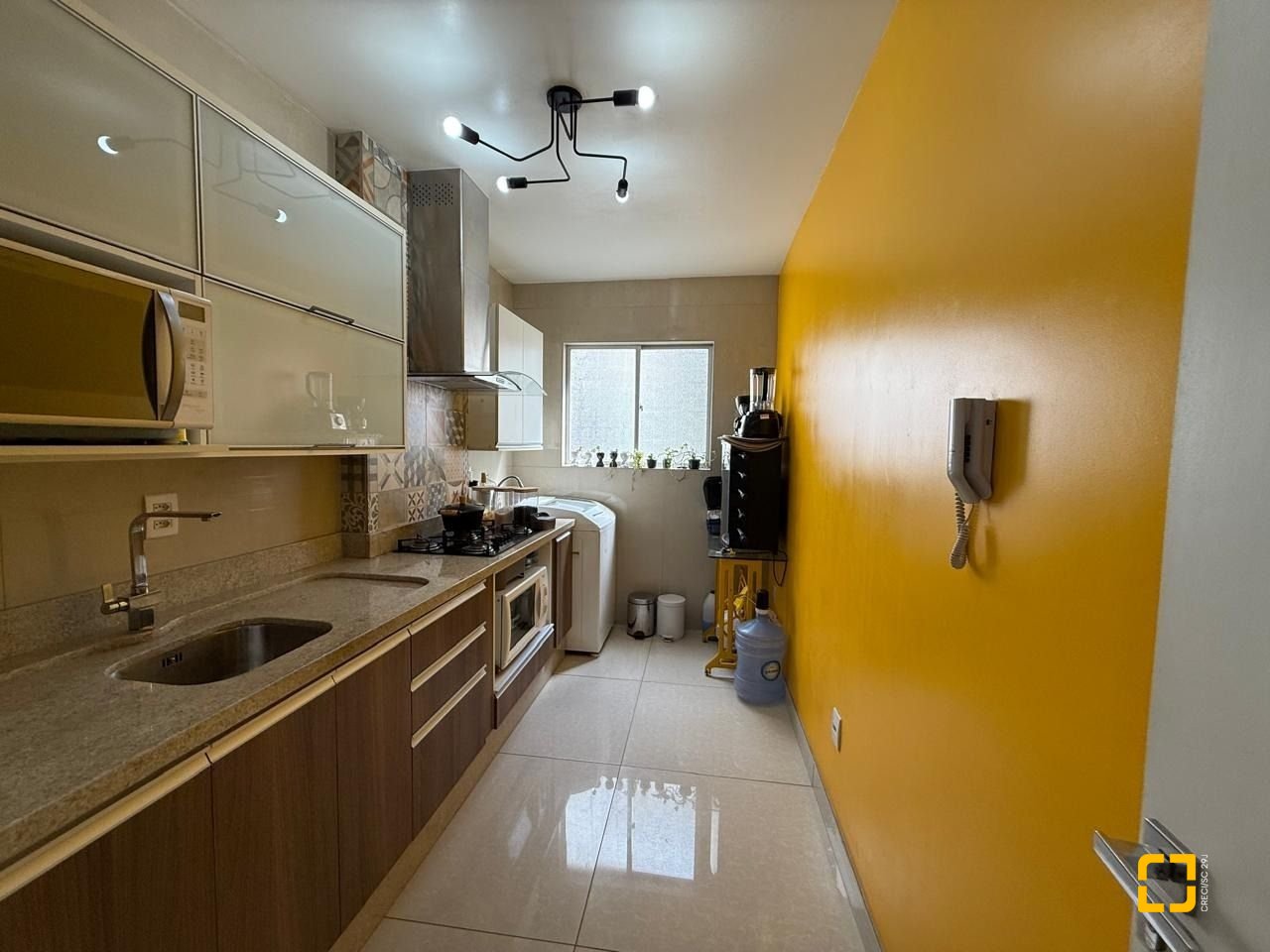 Apartamento com 58m², 2 quartos, 1 garagem, no bairro Kobrasol em São José