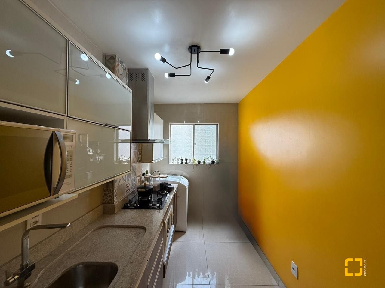 Apartamento com 58m², 2 quartos, 1 garagem, no bairro Kobrasol em São José