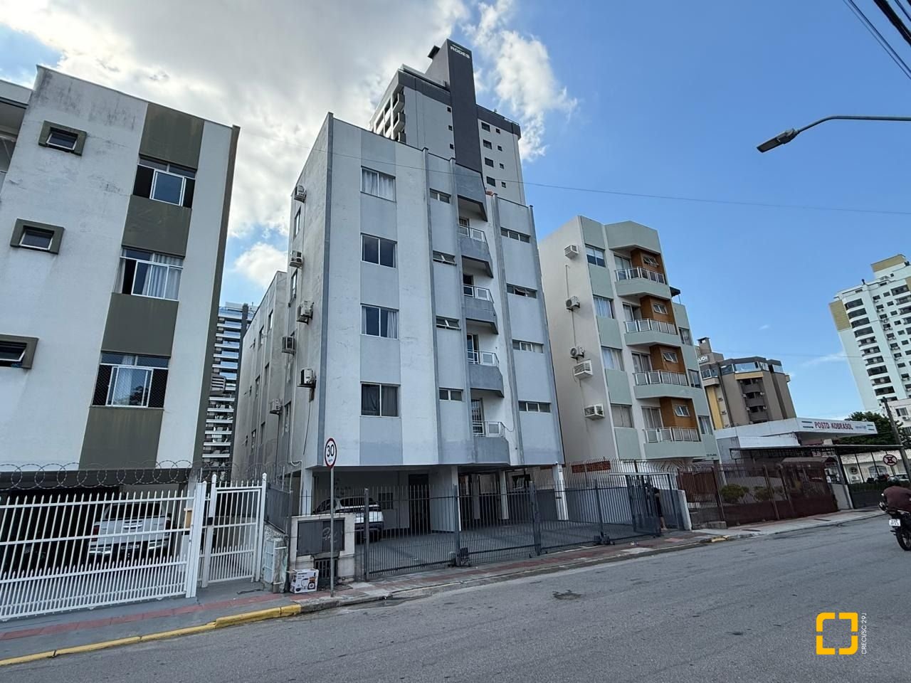 Apartamento com 58m², 2 quartos, 1 garagem, no bairro Kobrasol em São José