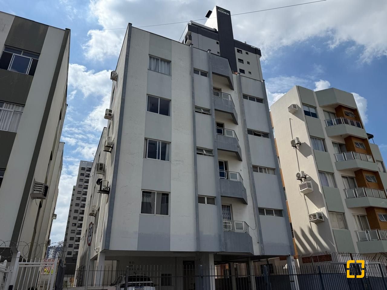 Apartamento com 58m², 2 quartos, 1 garagem, no bairro Kobrasol em São José
