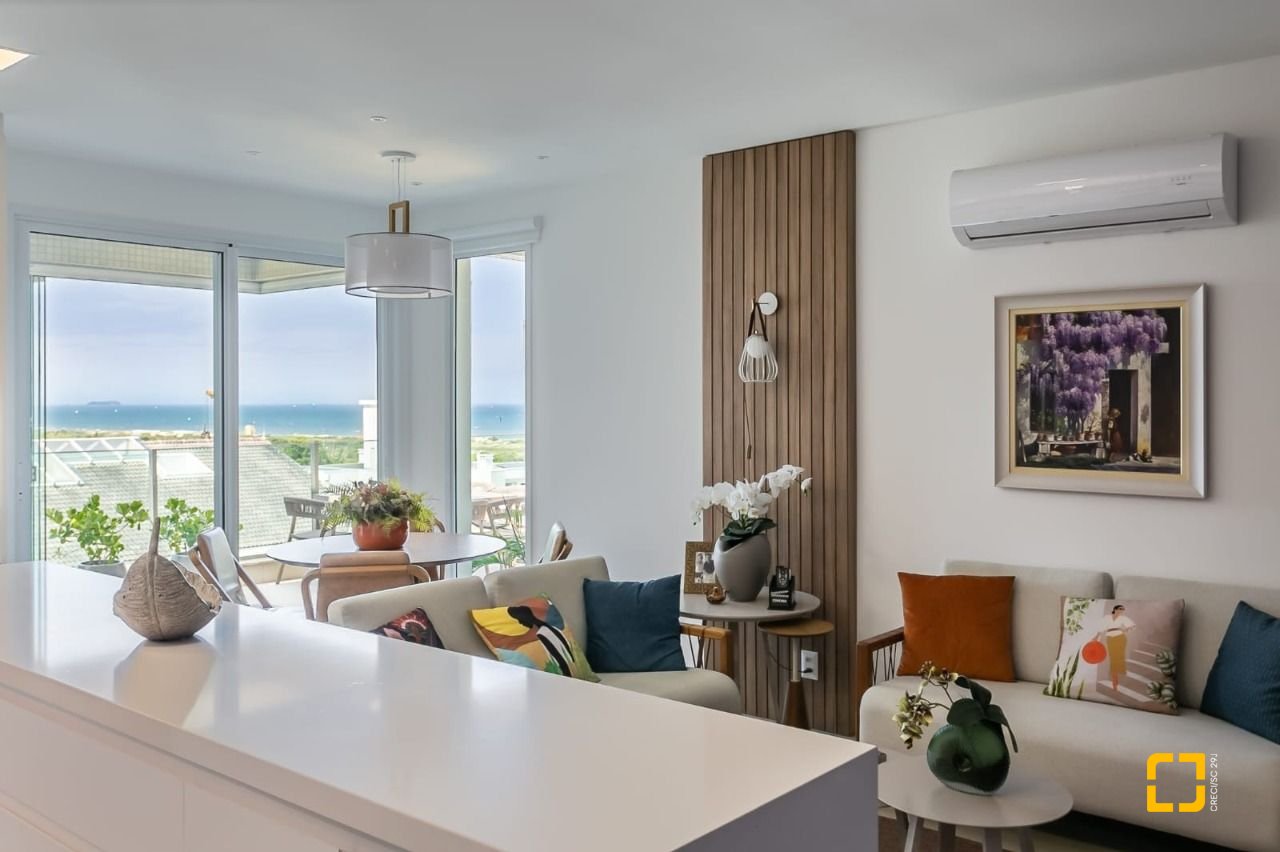 Cobertura com 166m², 4 quartos (sendo 2 suítes), 3 garagens, no bairro Campeche em Florianópolis