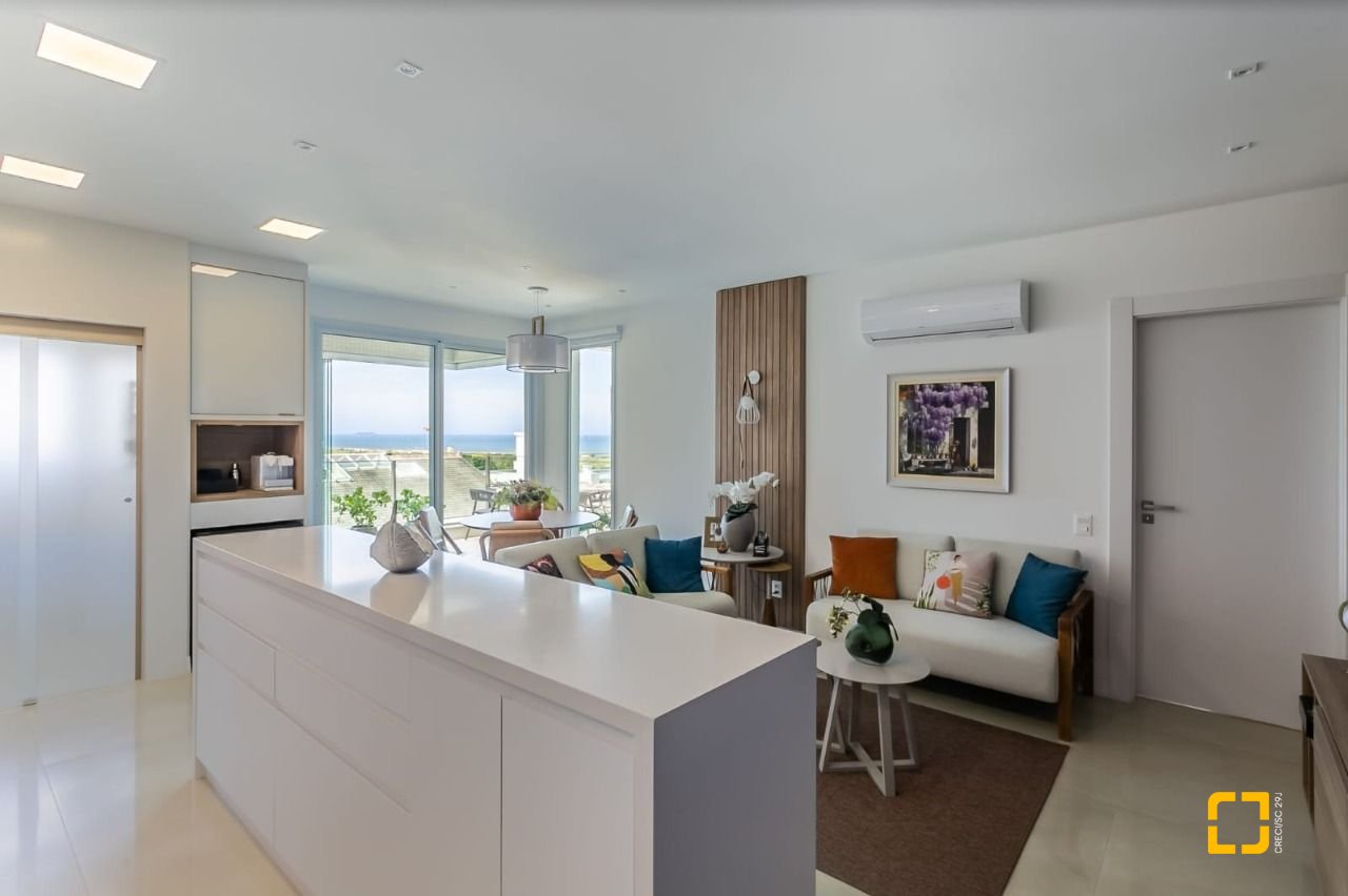 Cobertura com 166m², 4 quartos (sendo 2 suítes), 3 garagens, no bairro Campeche em Florianópolis