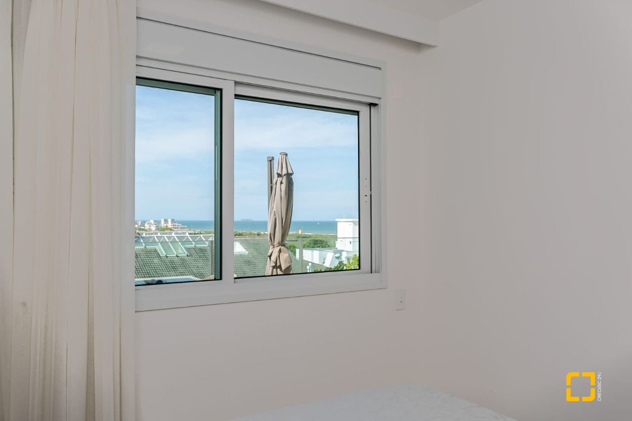 Cobertura com 166m², 4 quartos (sendo 2 suítes), 3 garagens, no bairro Campeche em Florianópolis