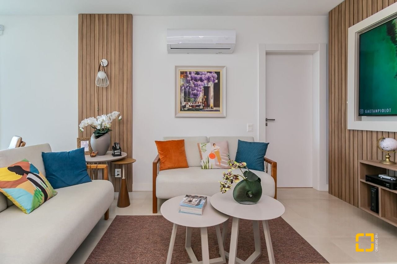 Cobertura com 166m², 4 quartos (sendo 2 suítes), 3 garagens, no bairro Campeche em Florianópolis