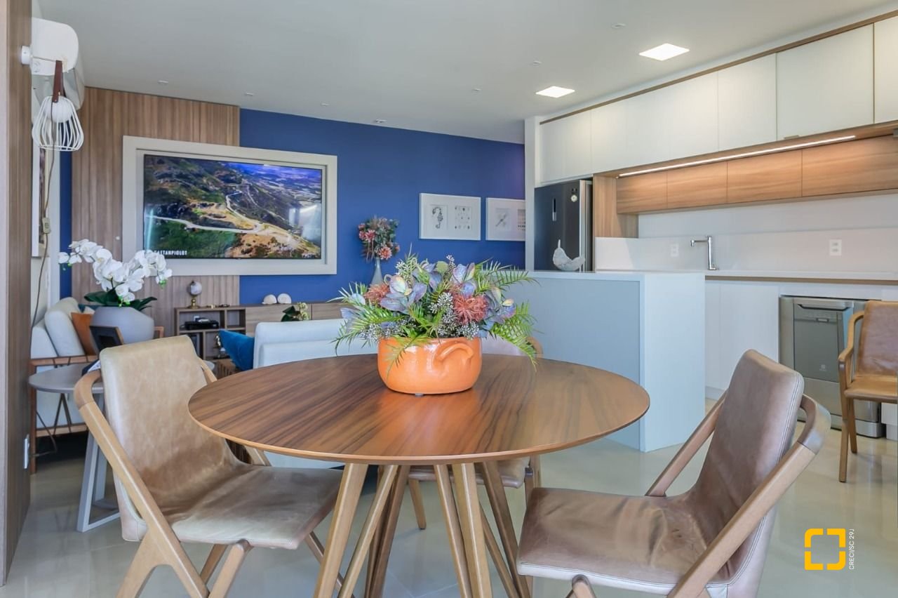 Cobertura com 166m², 4 quartos (sendo 2 suítes), 3 garagens, no bairro Campeche em Florianópolis