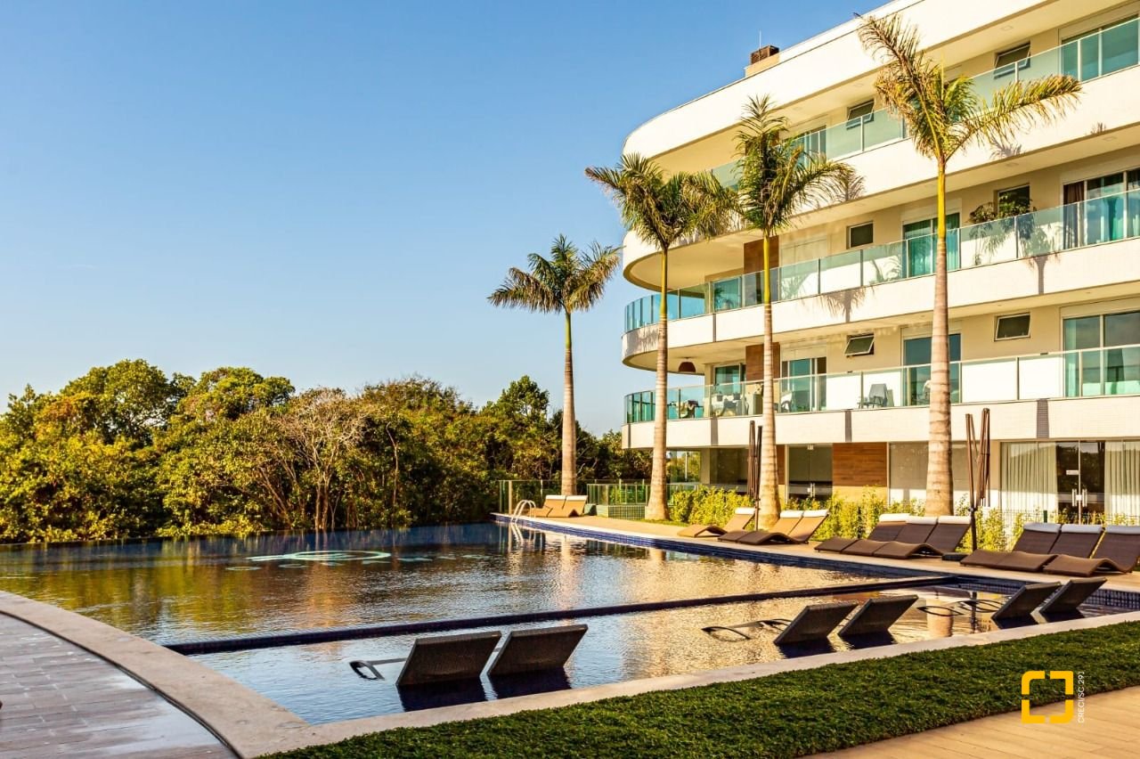 Cobertura com 166m², 4 quartos (sendo 2 suítes), 3 garagens, no bairro Campeche em Florianópolis