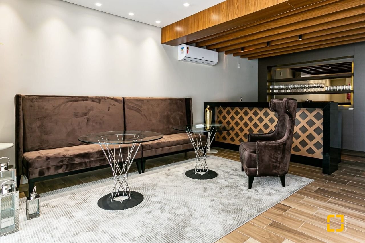 Cobertura com 166m², 4 quartos (sendo 2 suítes), 3 garagens, no bairro Campeche em Florianópolis