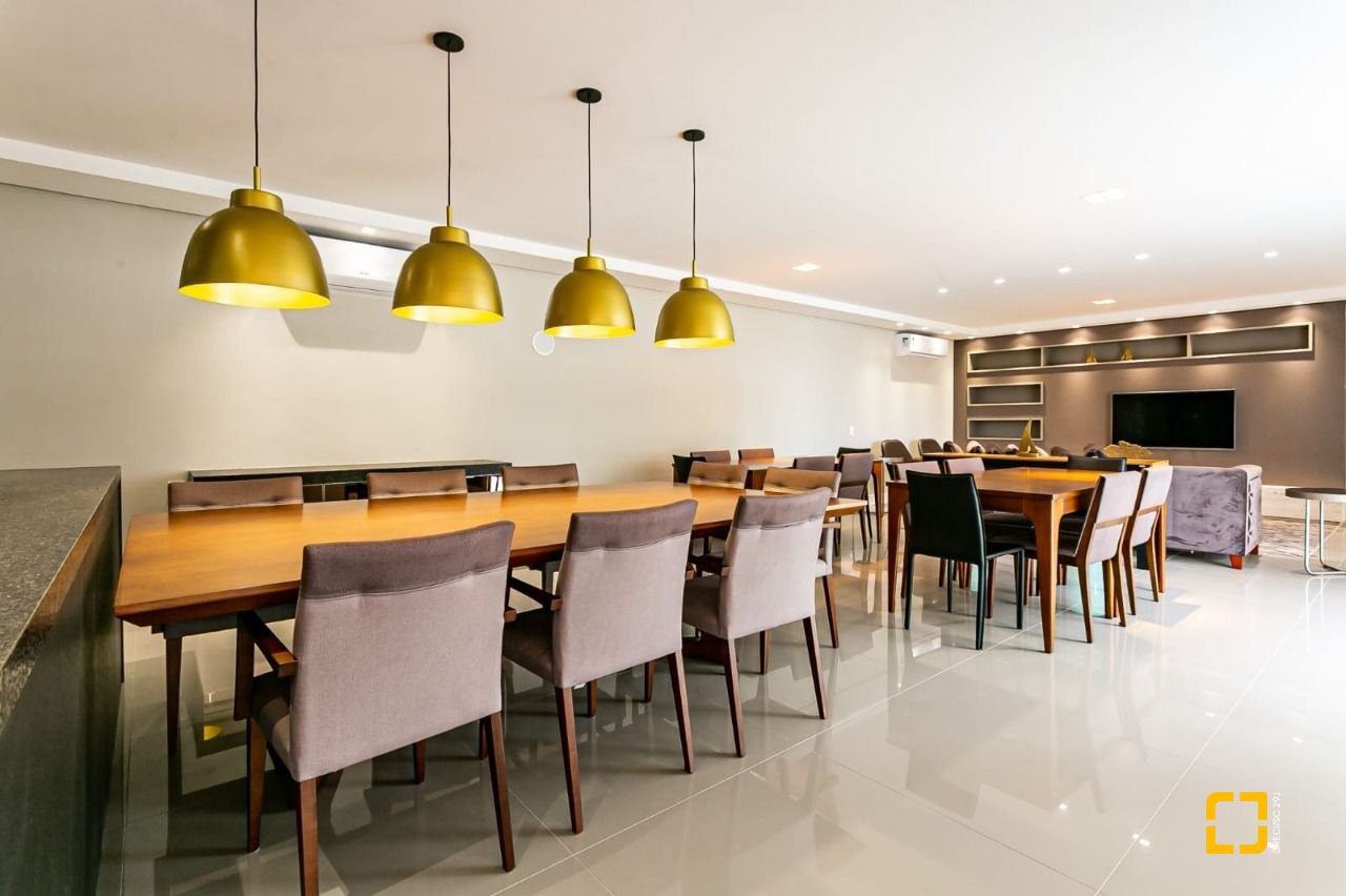 Cobertura com 166m², 4 quartos (sendo 2 suítes), 3 garagens, no bairro Campeche em Florianópolis