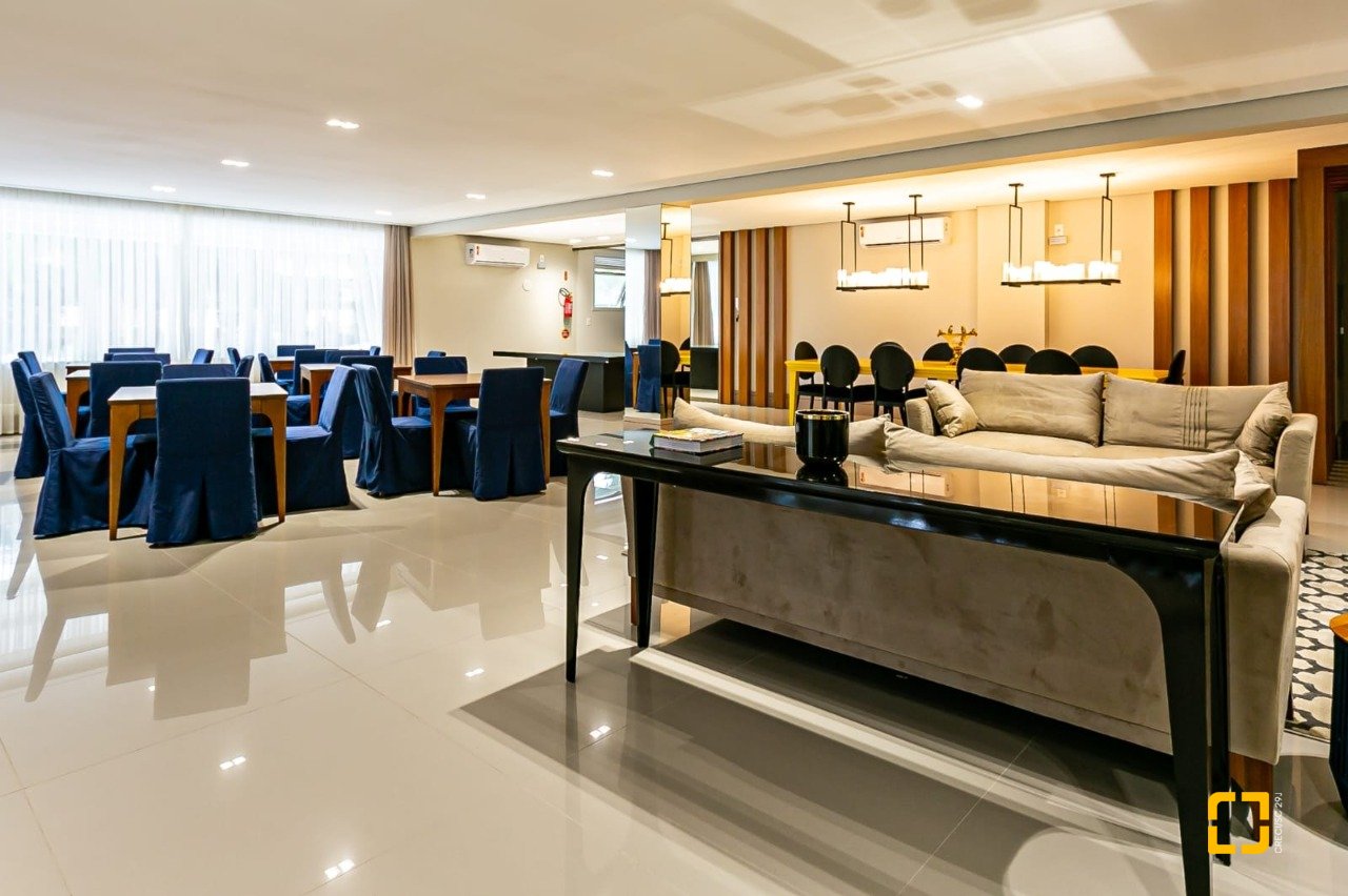 Cobertura com 166m², 4 quartos (sendo 2 suítes), 3 garagens, no bairro Campeche em Florianópolis