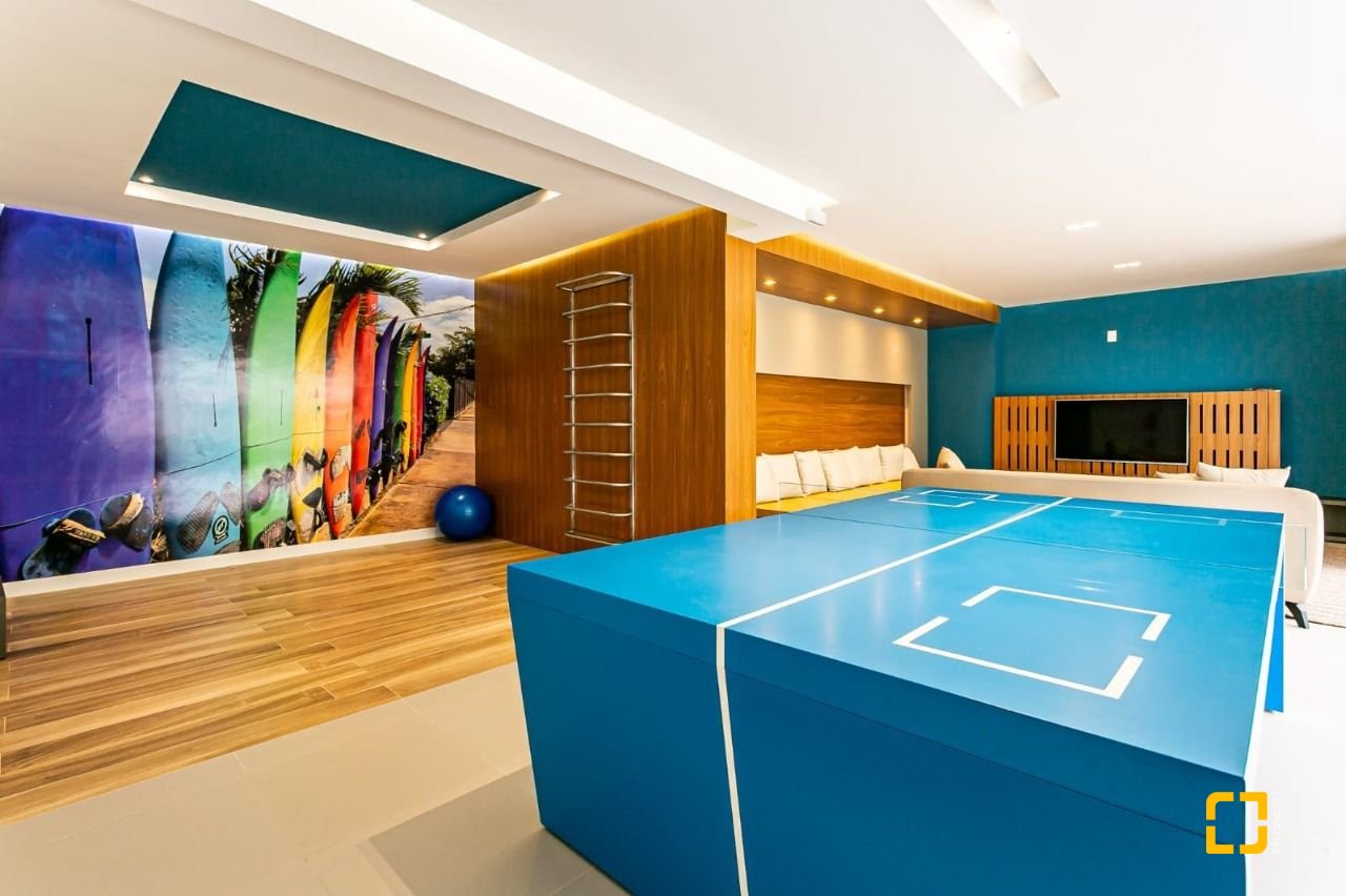 Cobertura com 166m², 4 quartos (sendo 2 suítes), 3 garagens, no bairro Campeche em Florianópolis