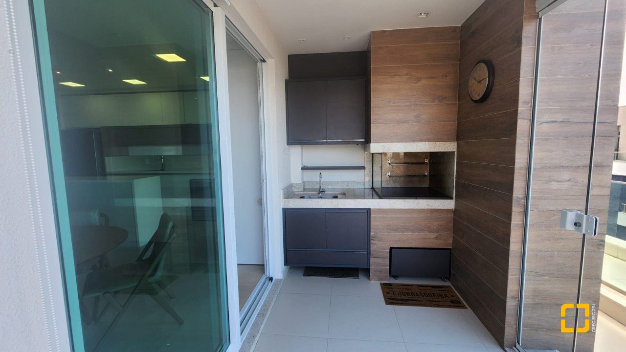 Cobertura com 166m², 4 quartos (sendo 2 suítes), 3 garagens, no bairro Campeche em Florianópolis