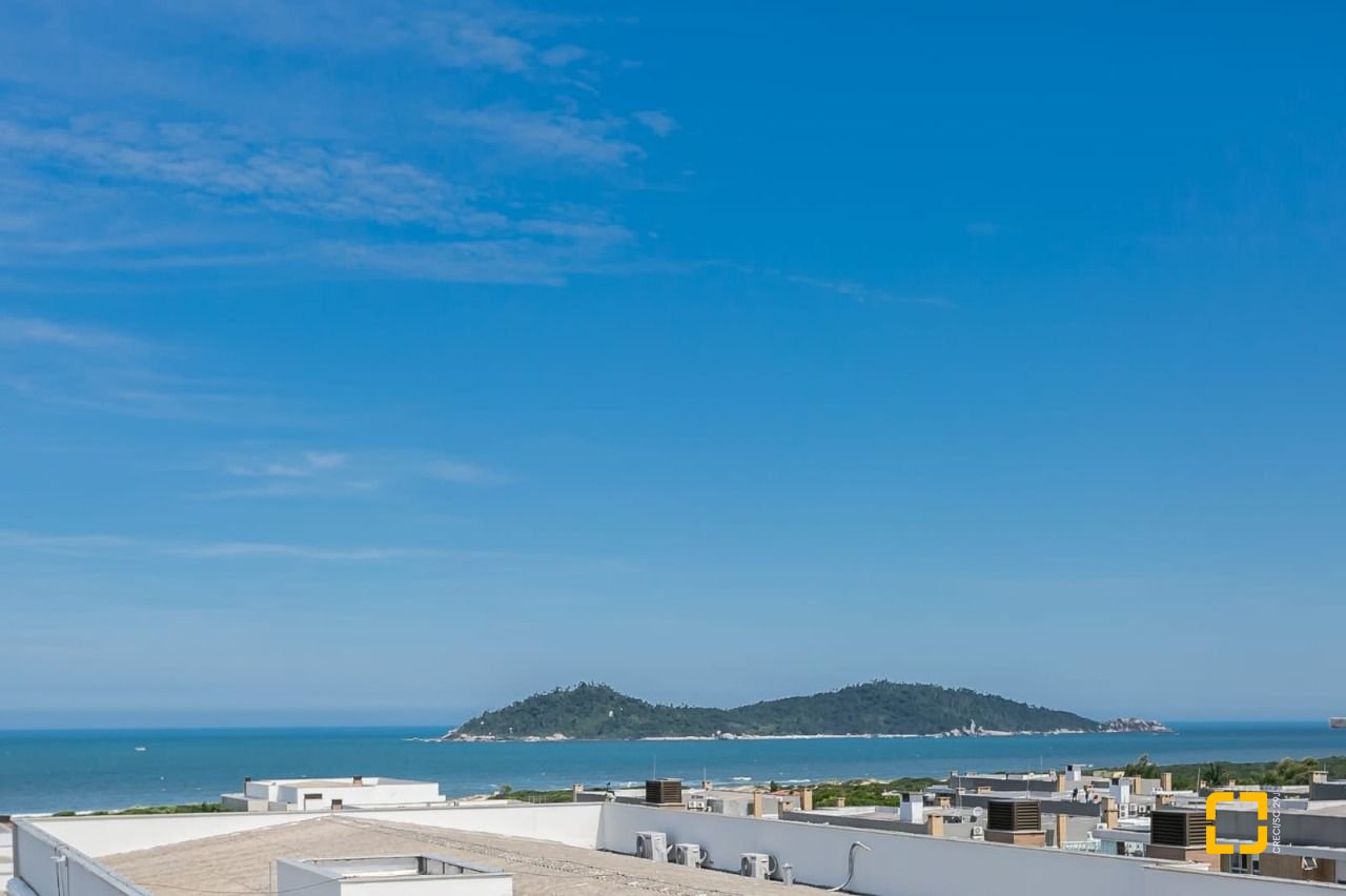 Cobertura com 166m², 4 quartos (sendo 2 suítes), 3 garagens, no bairro Campeche em Florianópolis