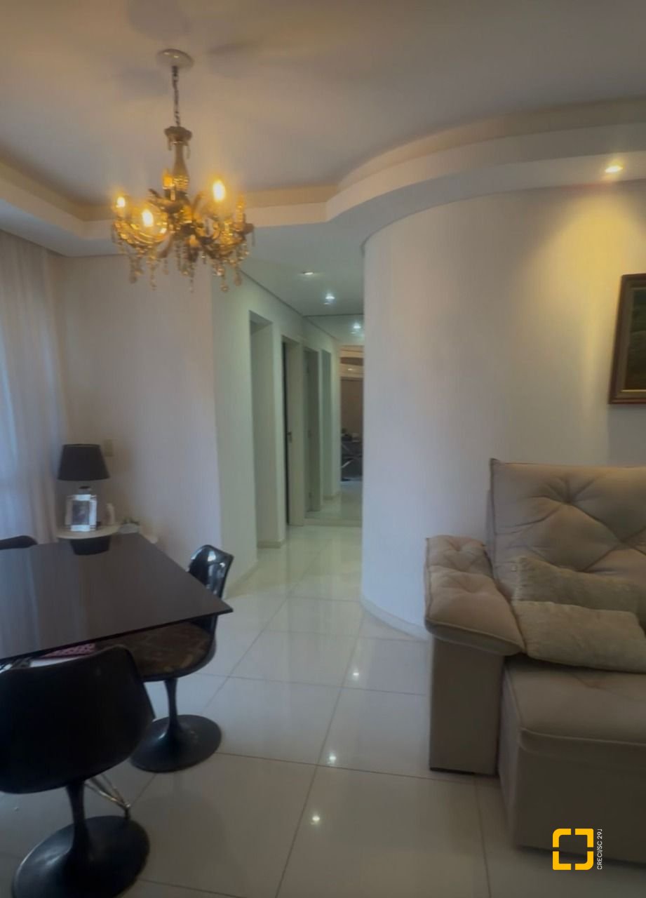 Apartamento com 123m², 3 quartos (sendo 1 suíte), 1 garagem, no bairro Estreito em Florianópolis
