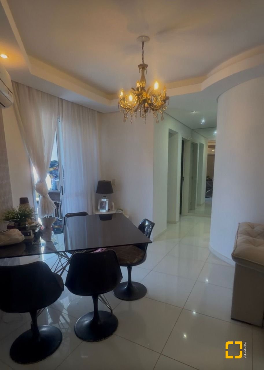 Apartamento com 123m², 3 quartos (sendo 1 suíte), 1 garagem, no bairro Estreito em Florianópolis