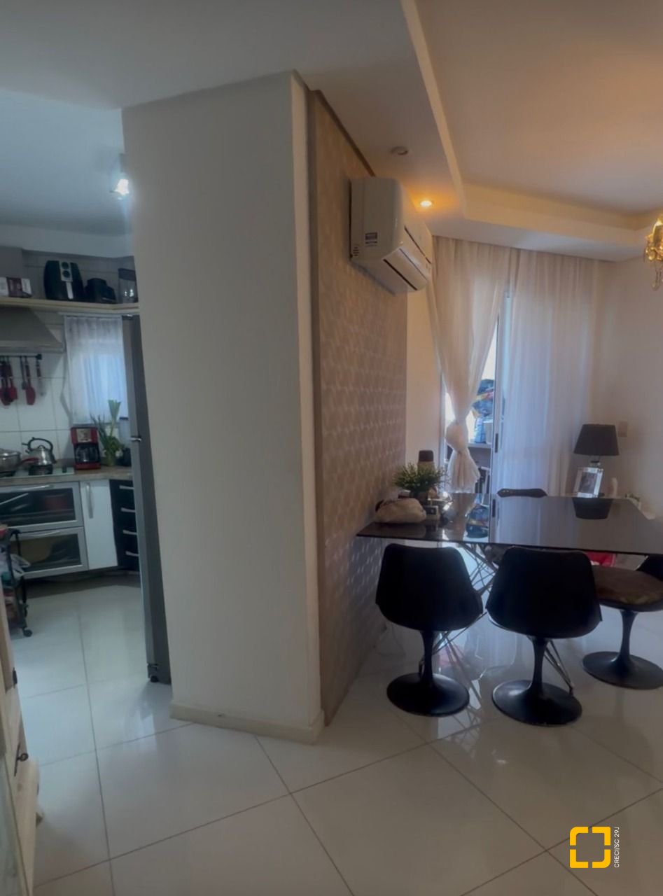 Apartamento com 123m², 3 quartos (sendo 1 suíte), 1 garagem, no bairro Estreito em Florianópolis