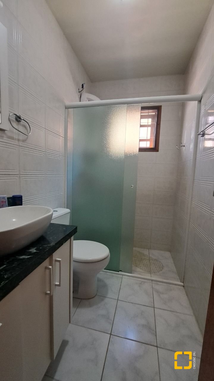 Casa com 450m², 11 quartos (sendo 3 suítes), 10 garagens, no bairro Ingleses em Florianópolis