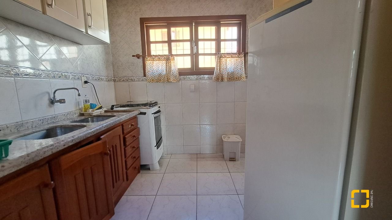 Casa com 450m², 11 quartos (sendo 3 suítes), 10 garagens, no bairro Ingleses em Florianópolis
