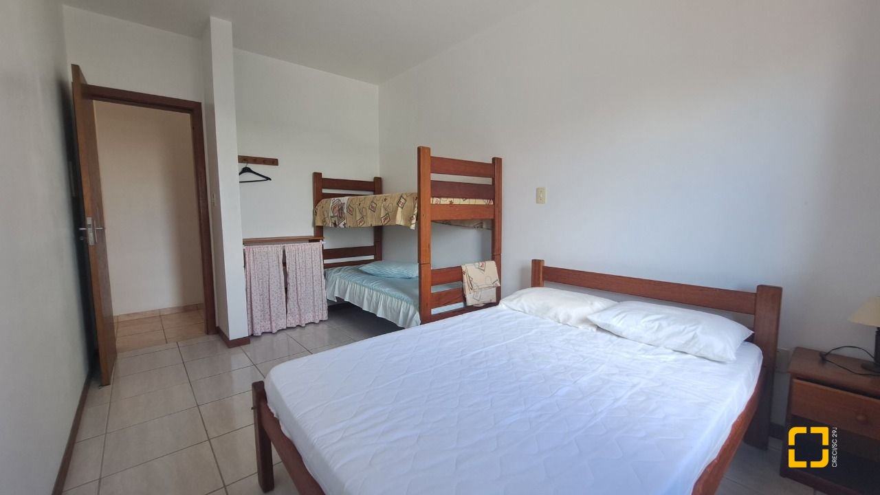 Casa com 450m², 11 quartos (sendo 3 suítes), 10 garagens, no bairro Ingleses em Florianópolis