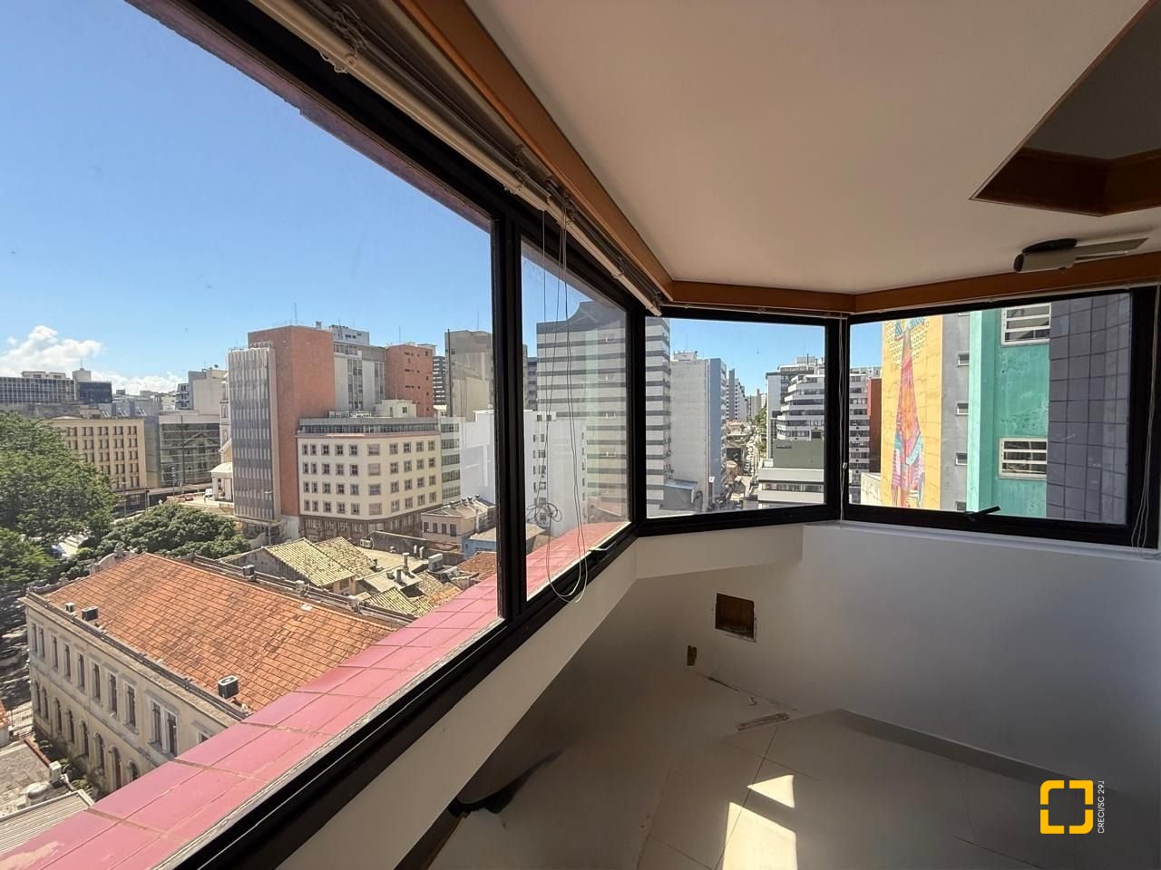 Sala com 191m², 5 garagens, no bairro Centro em Florianópolis
