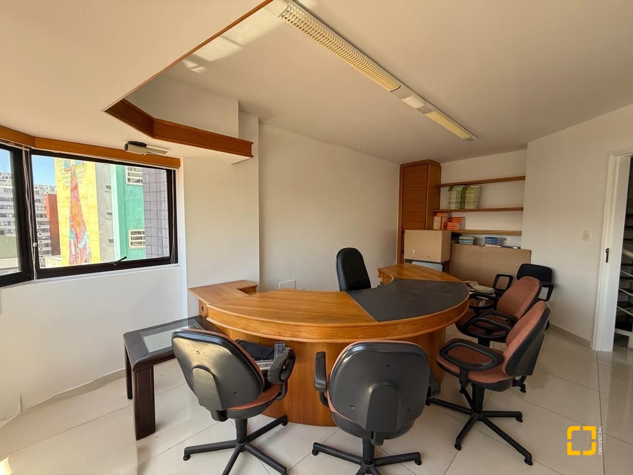 Sala com 191m², 5 garagens, no bairro Centro em Florianópolis