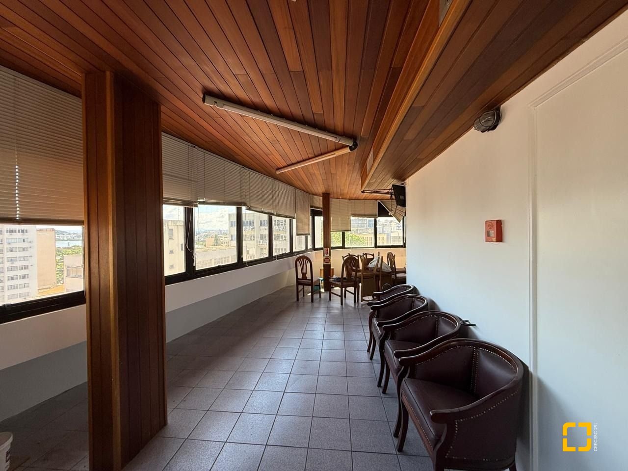Sala com 191m², 5 garagens, no bairro Centro em Florianópolis