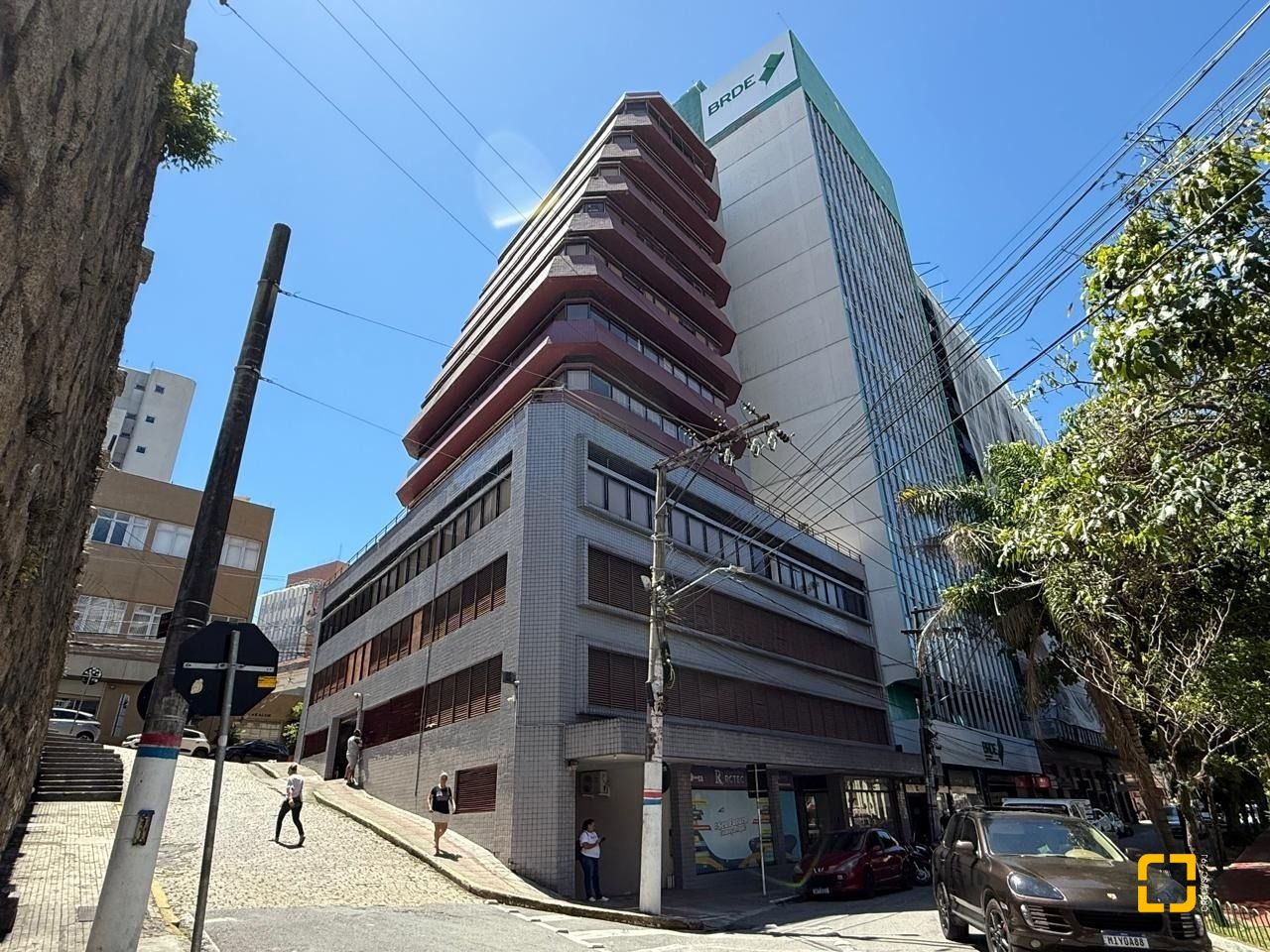 Sala com 191m², 5 garagens, no bairro Centro em Florianópolis