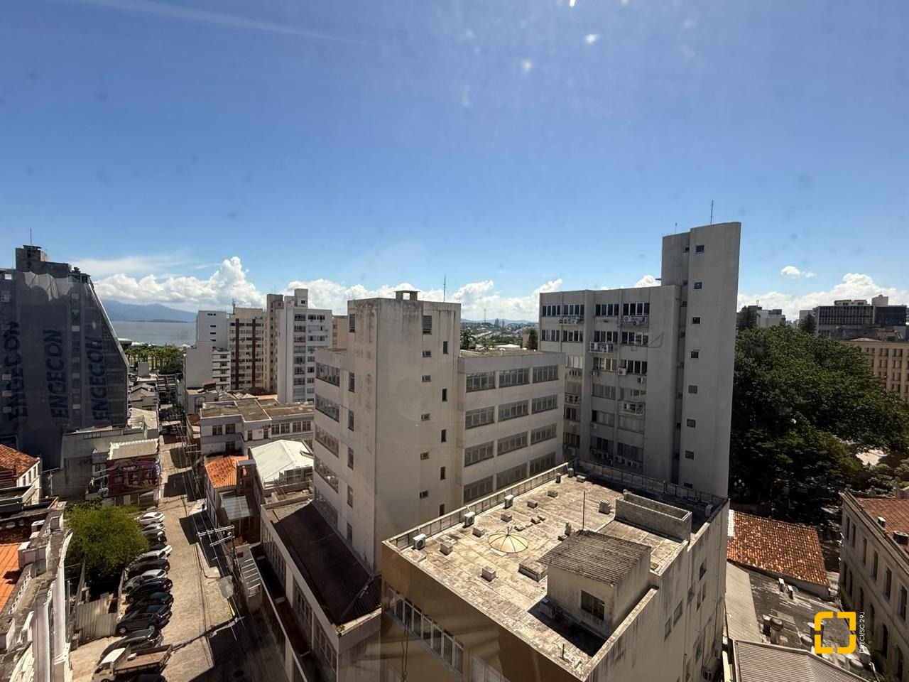 Sala com 191m², 5 garagens, no bairro Centro em Florianópolis