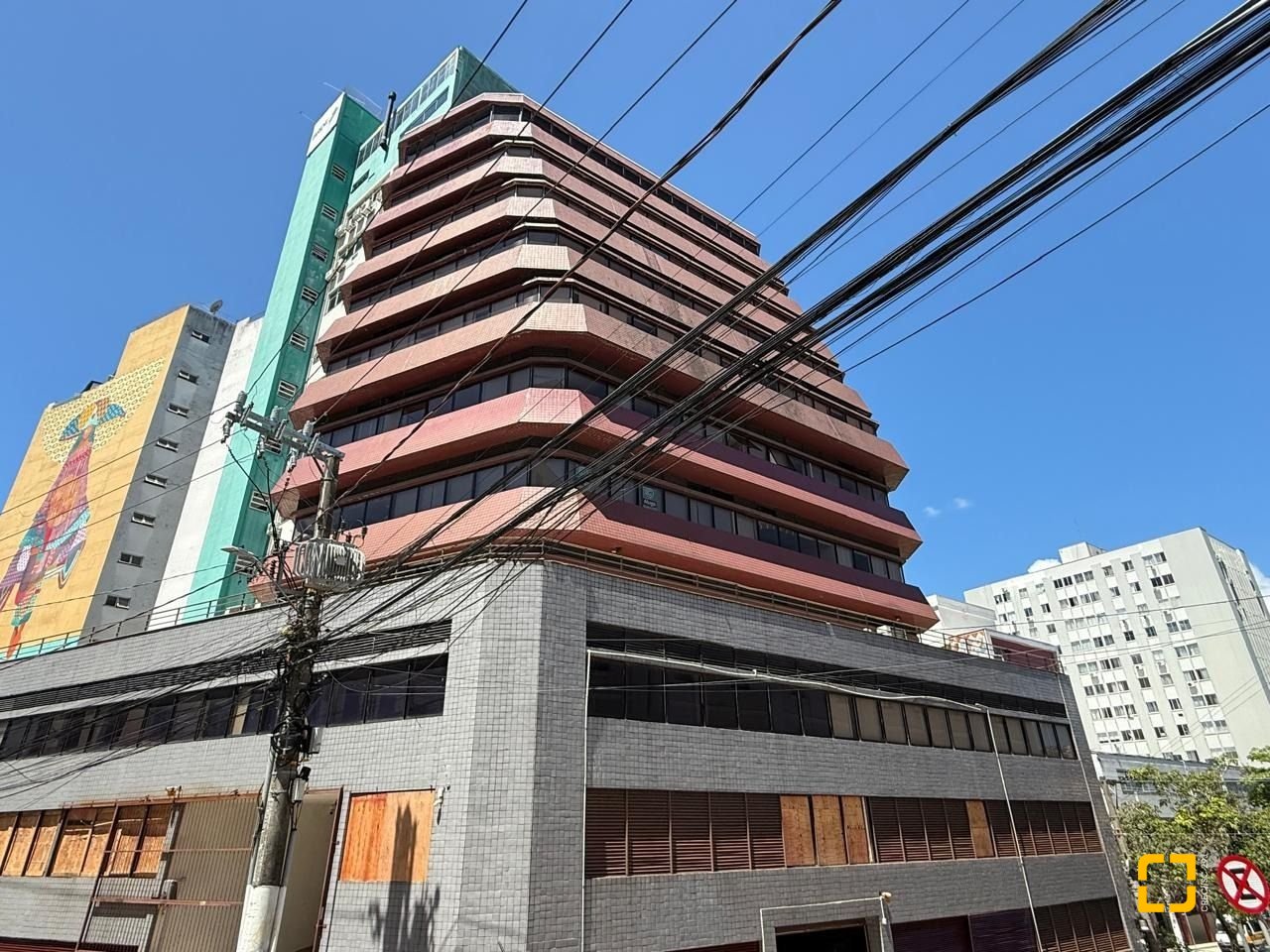 Sala com 191m², 5 garagens, no bairro Centro em Florianópolis