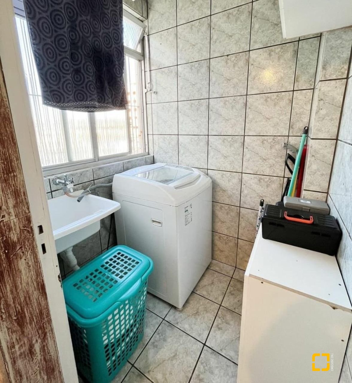 Apartamento com 57m², 2 quartos, 1 garagem, no bairro Coqueiros em Florianópolis