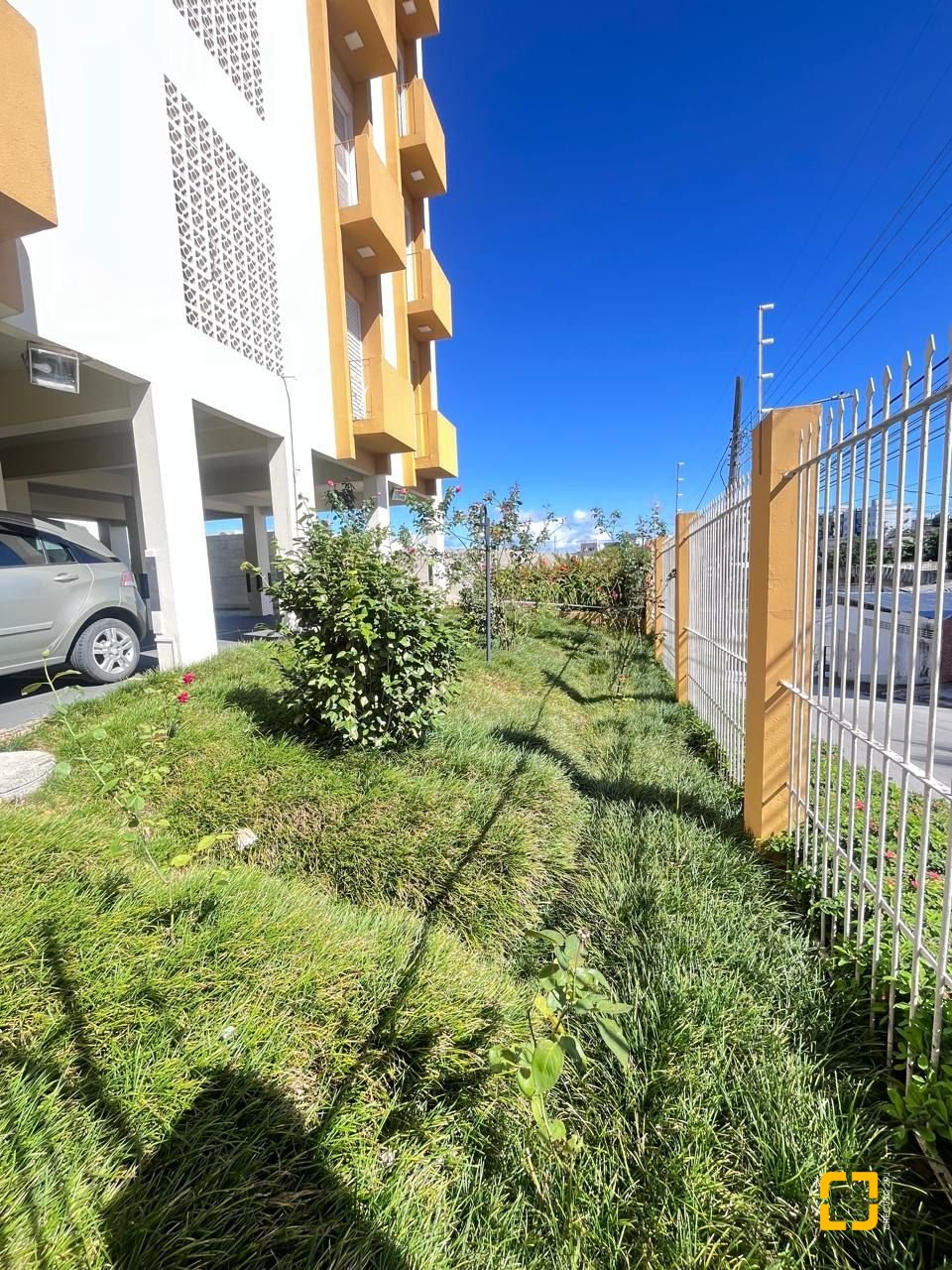 Apartamento com 57m², 2 quartos, 1 garagem, no bairro Coqueiros em Florianópolis