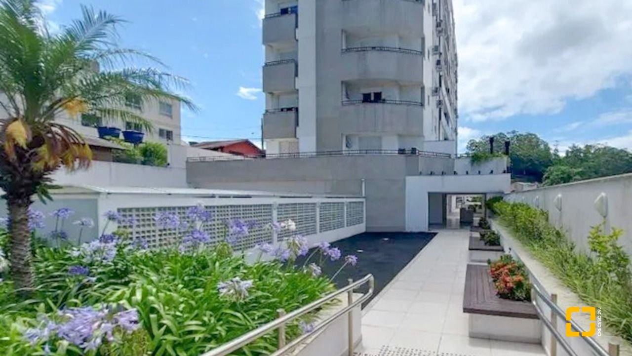 Apartamento com 76m², 3 quartos (sendo 1 suíte), 2 garagens, no bairro Carvoeira em Florianópolis