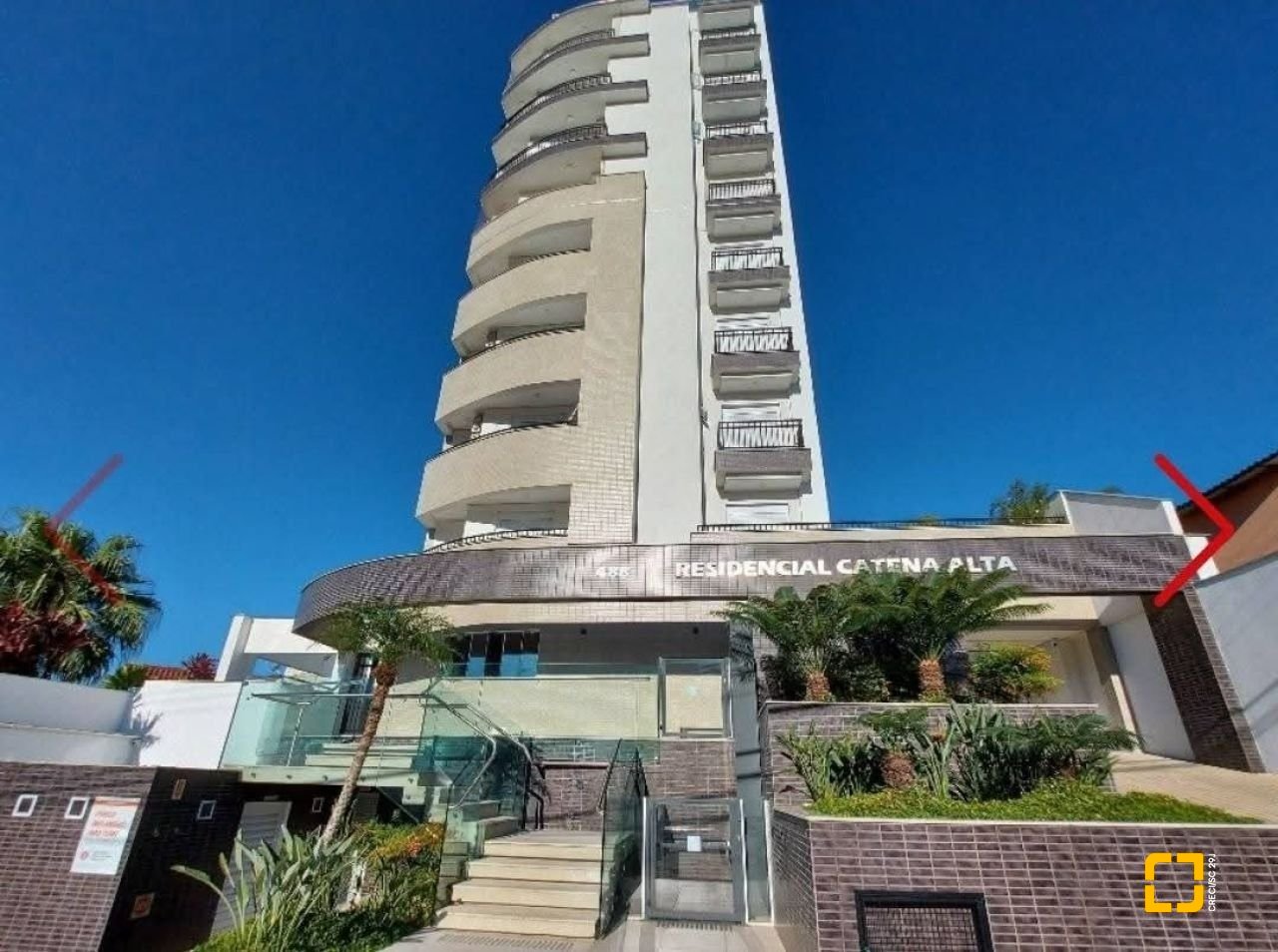 Apartamento com 76m², 3 quartos (sendo 1 suíte), 2 garagens, no bairro Carvoeira em Florianópolis