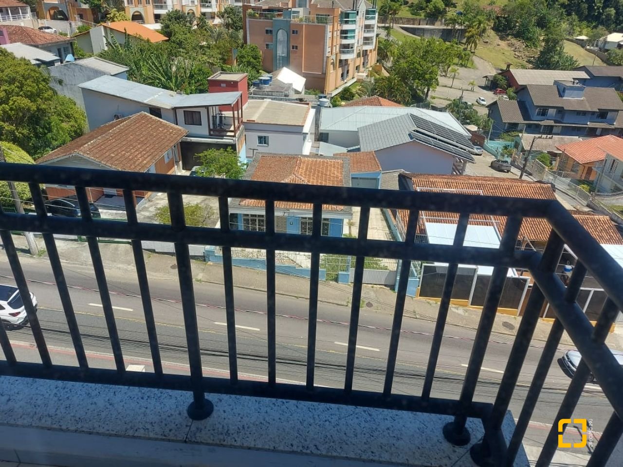 Apartamento com 76m², 3 quartos (sendo 1 suíte), 2 garagens, no bairro Carvoeira em Florianópolis