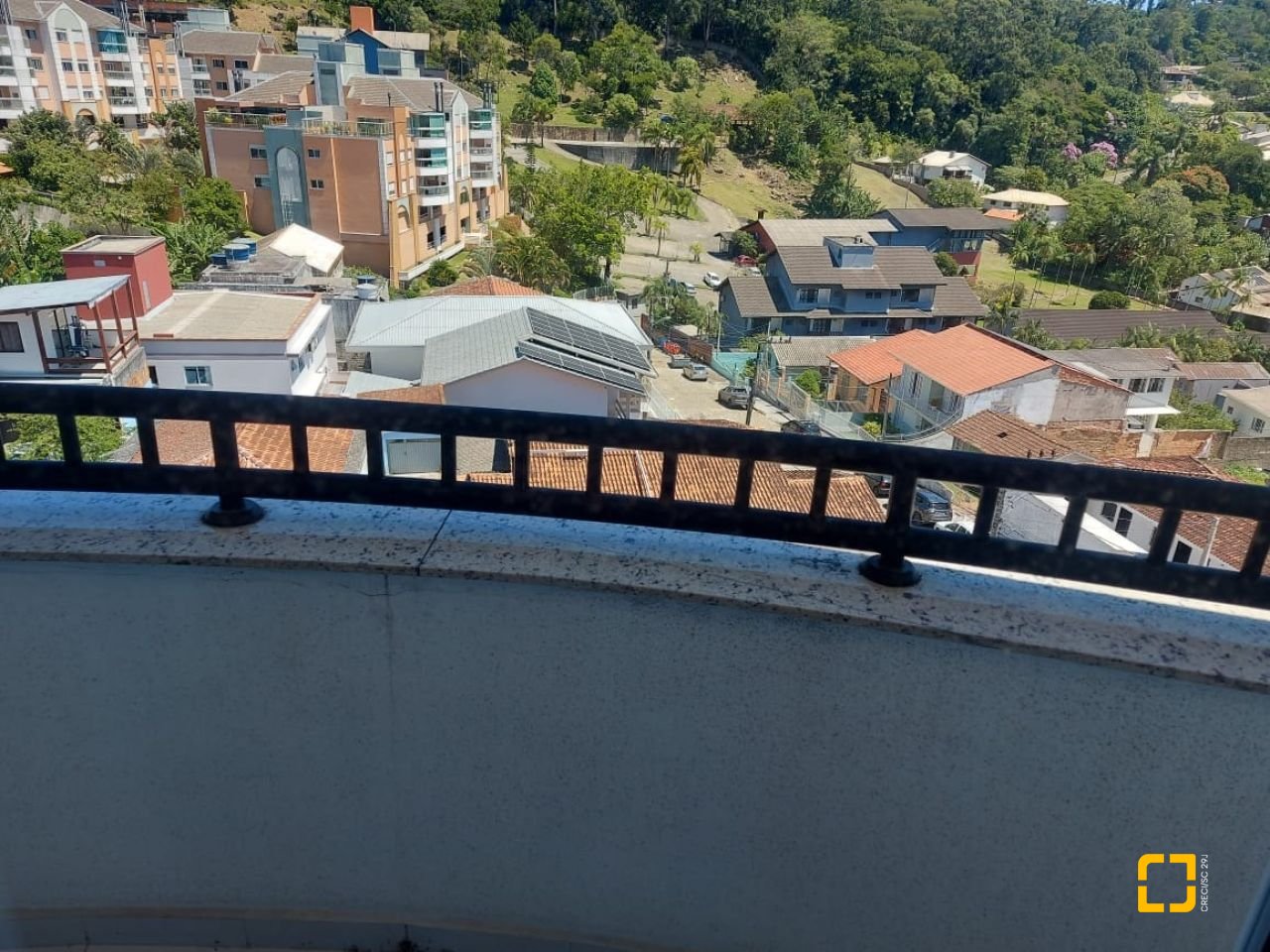 Apartamento com 76m², 3 quartos (sendo 1 suíte), 2 garagens, no bairro Carvoeira em Florianópolis