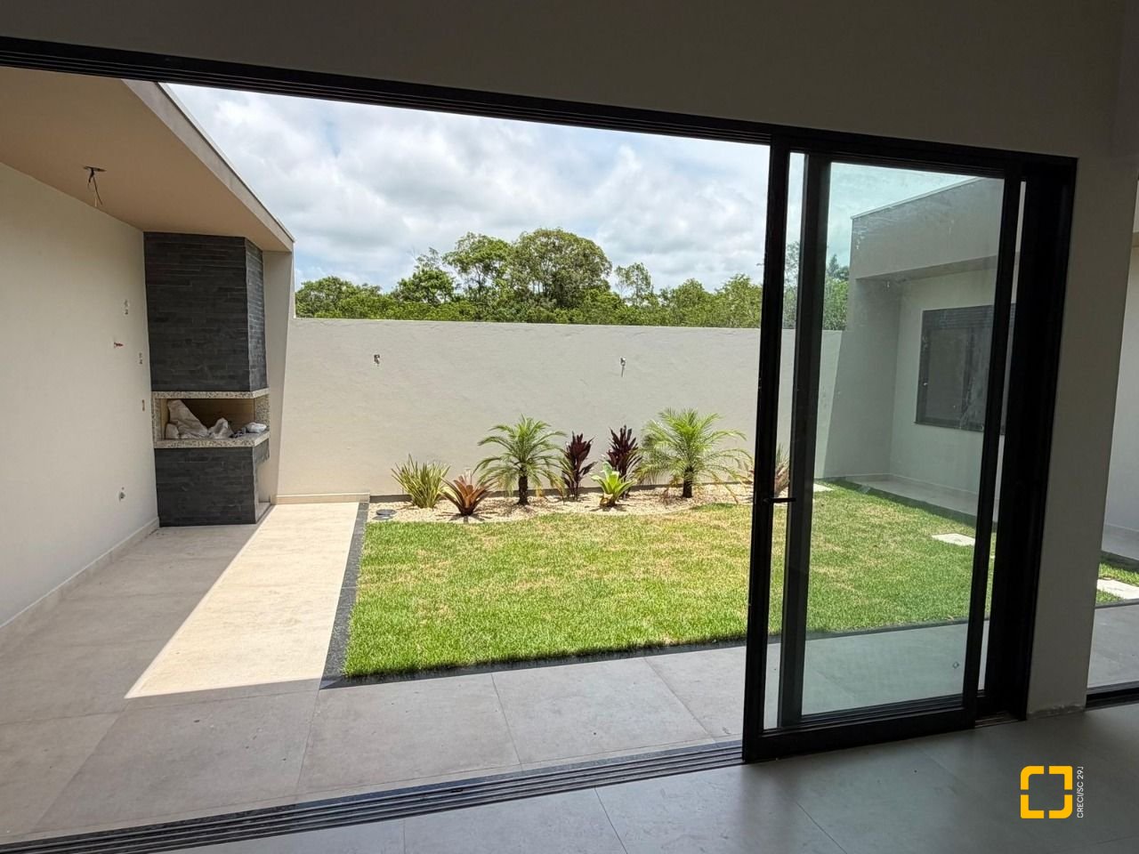 Casa com 130m², 3 quartos (sendo 1 suíte), 2 garagens, no bairro Sertão do Maruim em São José