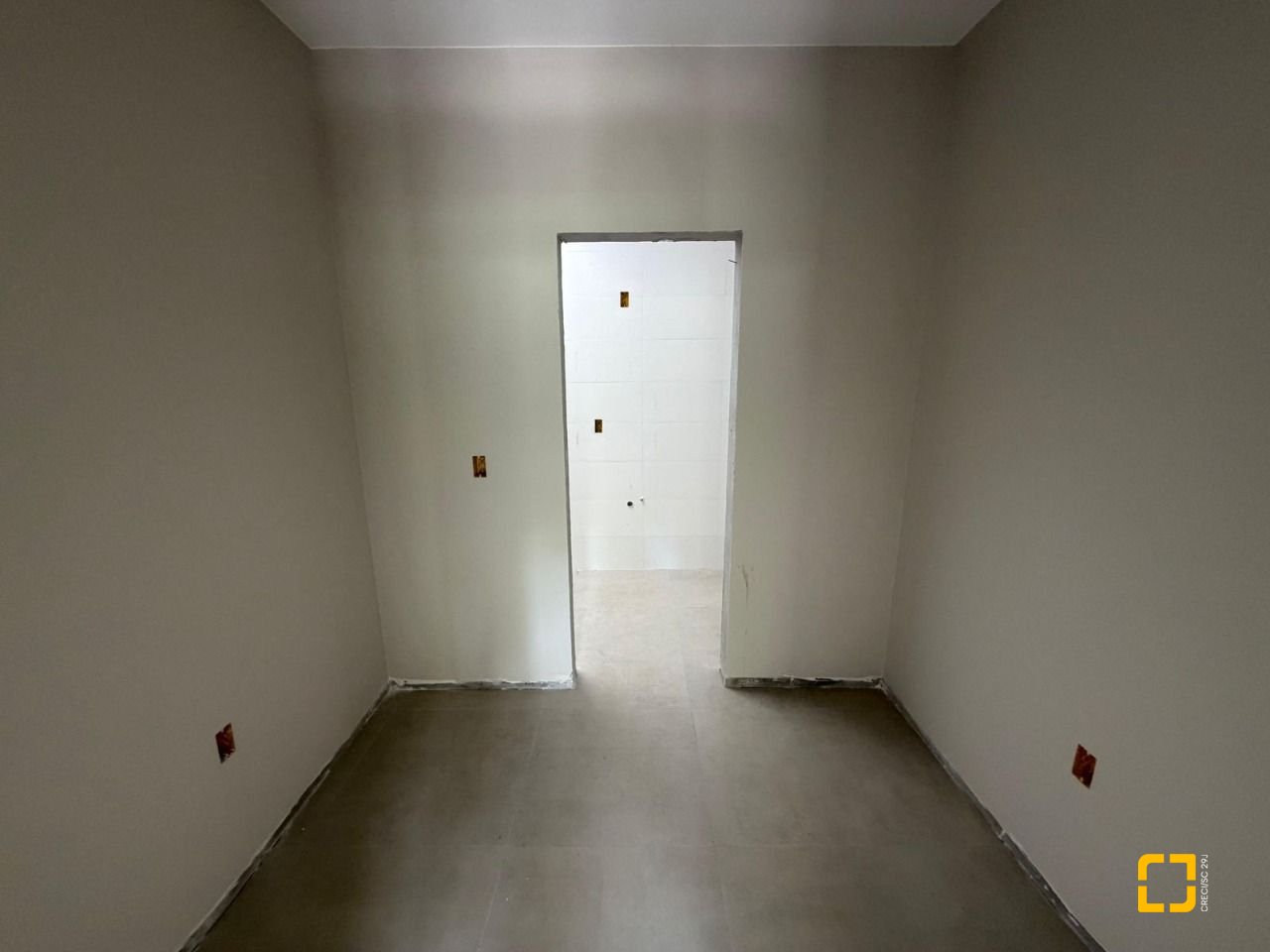 Casa com 130m², 3 quartos (sendo 1 suíte), 2 garagens, no bairro Sertão do Maruim em São José